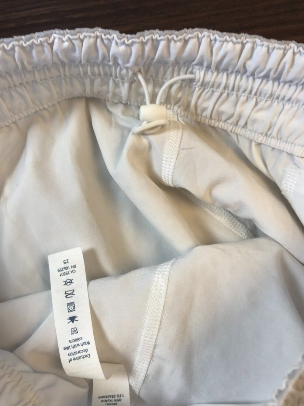 lululemon Women's shorts Size 4 Silhouette White with print and inside pocket - Picture 10 of 11